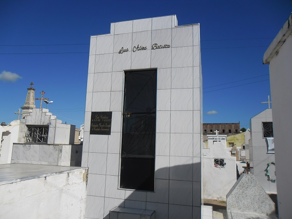 Imagem do túmulo de Luís Alves Batista, em 2016.